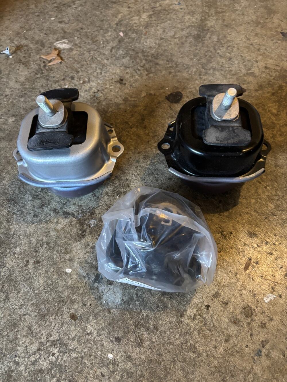 3PC Engine & Transmission Mount Set Fits 2007–2013 BMW X5 X6 (E70 E71) – OEM# 22